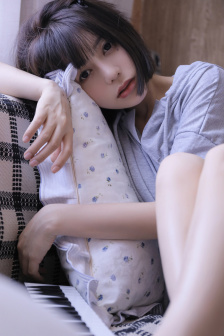 美女比基尼